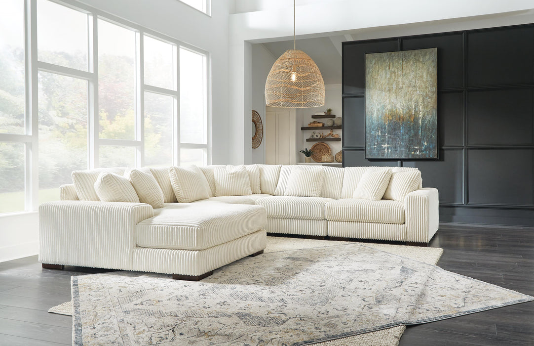 Lindyn Sectional with Chaise - De Avenue Furniture