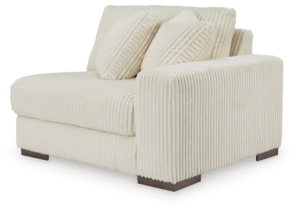 Lindyn Sectional with Chaise - De Avenue Furniture