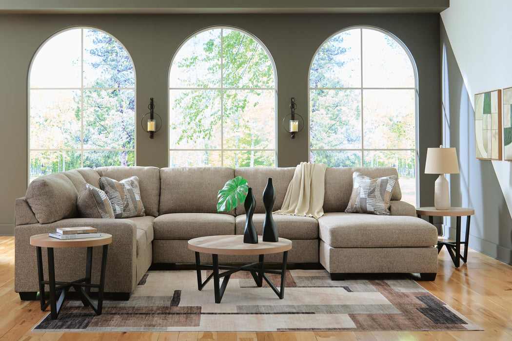 Newellen Sectional with Chaise - De Avenue Furniture