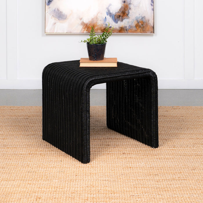 Cahya End Table - De Avenue Furniture