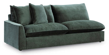 Carriage View Sectional - De Avenue Furniture