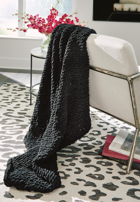 Chaddon Throw - De Avenue Furniture