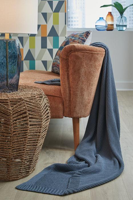 Gayelery Throw - De Avenue Furniture