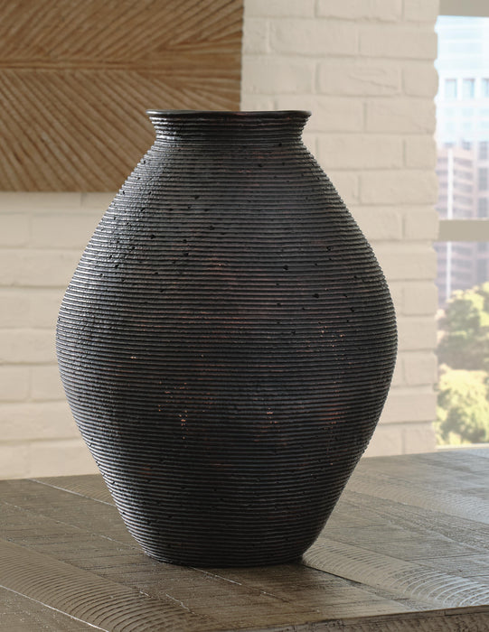 Hannela Vase - De Avenue Furniture