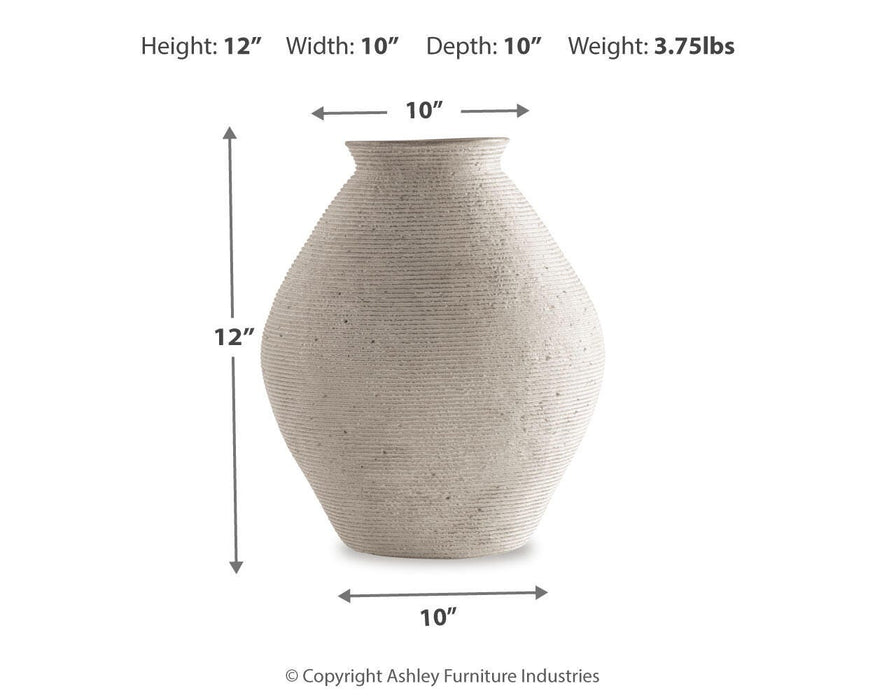 Hannela Vase - De Avenue Furniture