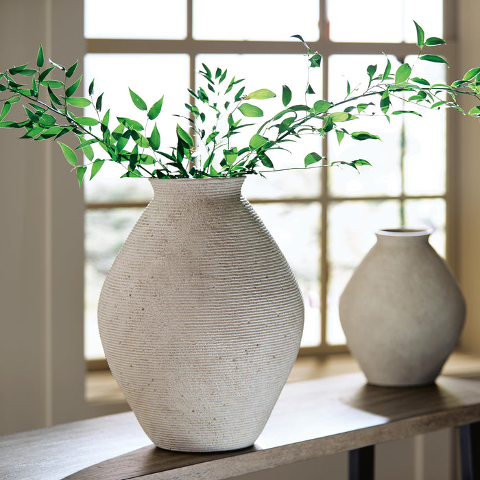 Hannela Vase - De Avenue Furniture