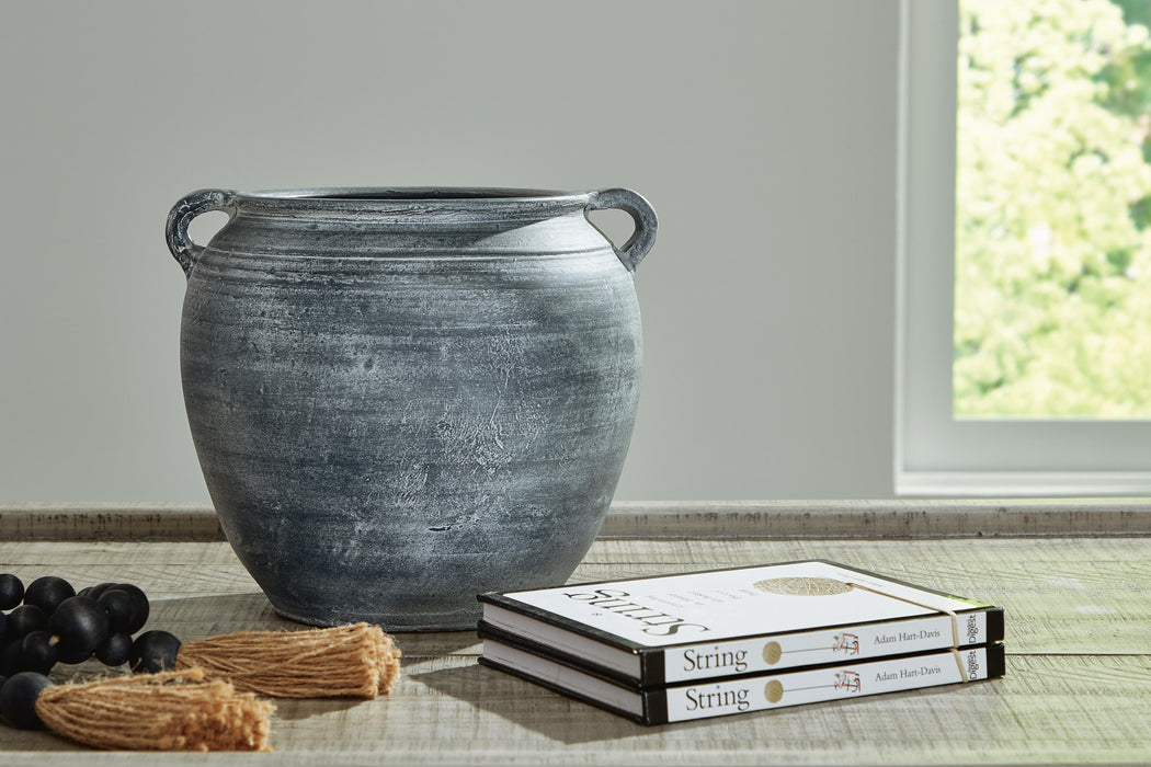 Meadie Vase - De Avenue Furniture