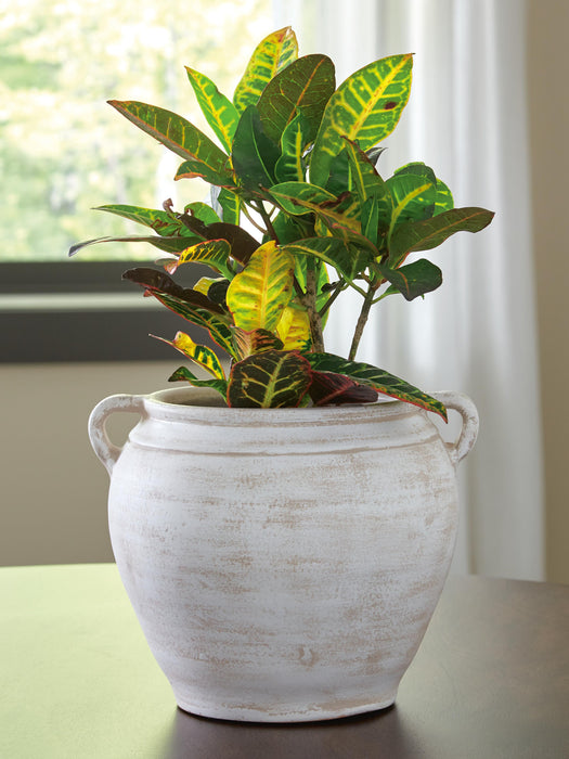 Meadie Vase - De Avenue Furniture