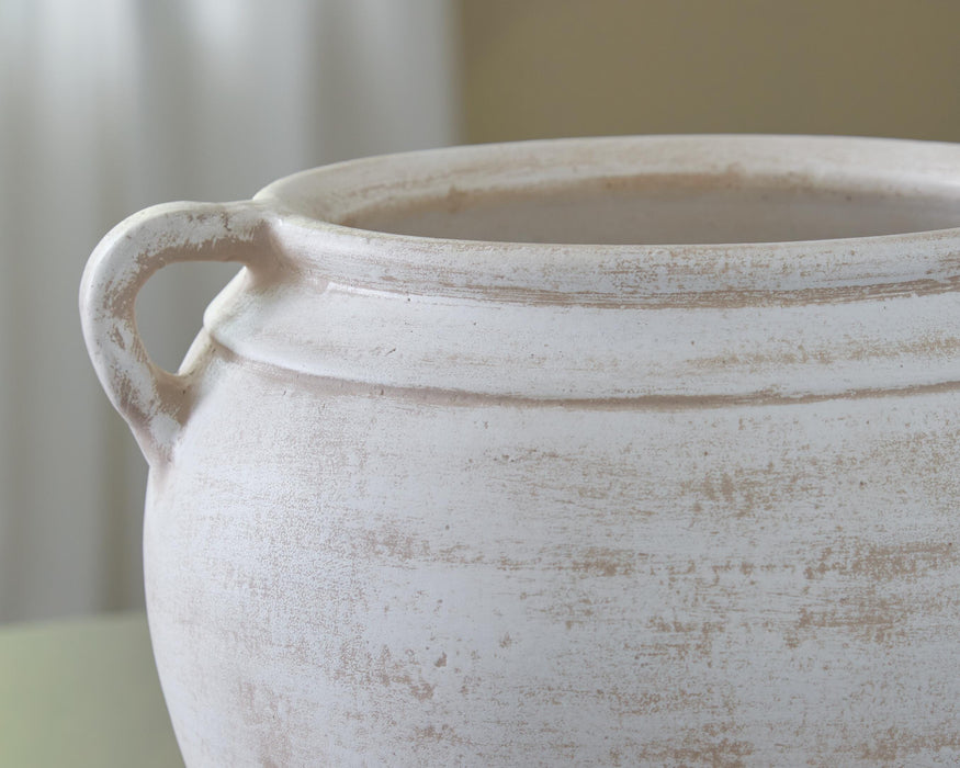 Meadie Vase - De Avenue Furniture