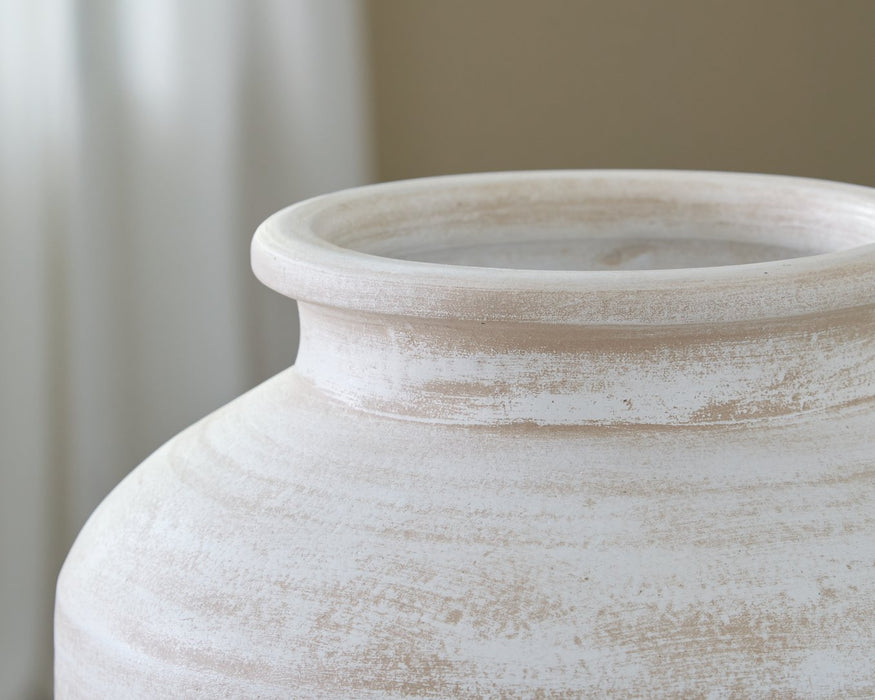 Meadie Vase - De Avenue Furniture