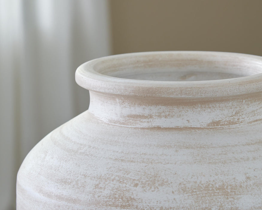 Meadie Vase - De Avenue Furniture
