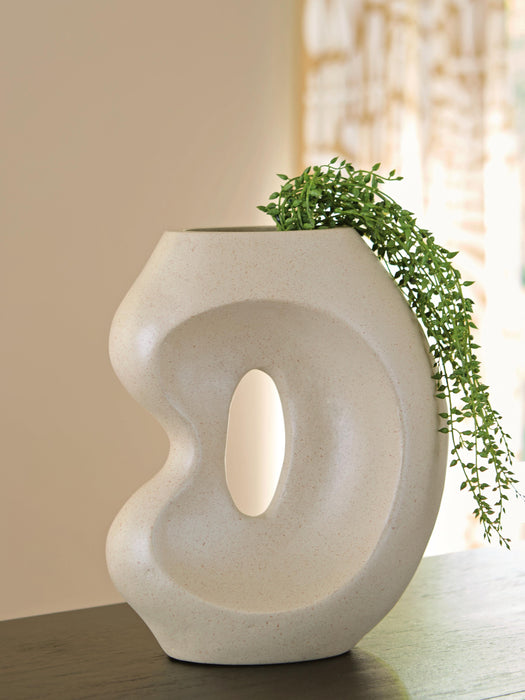 Odion Vase - De Avenue Furniture