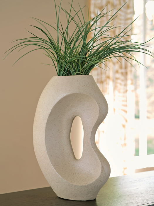 Odion Vase - De Avenue Furniture