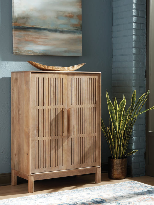 Pellamour Bar Cabinet - De Avenue Furniture