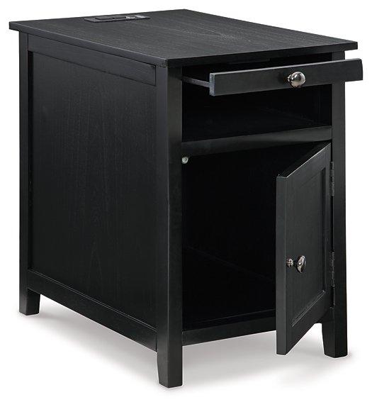 Treytown Chairside End Table - De Avenue Furniture