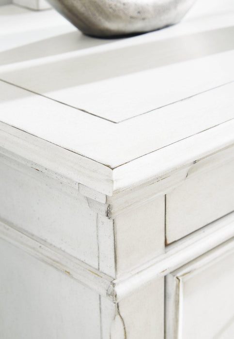 Kanwyn Dresser and Mirror - De Avenue Furniture