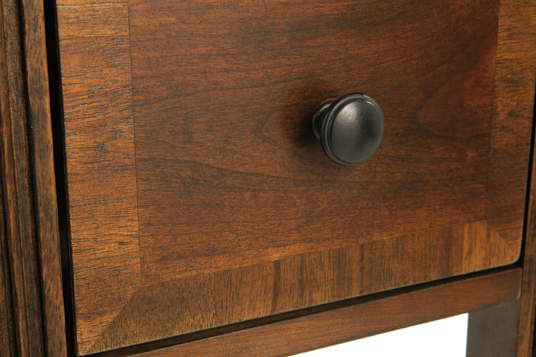 Breegin Chairside End Table - De Avenue Furniture