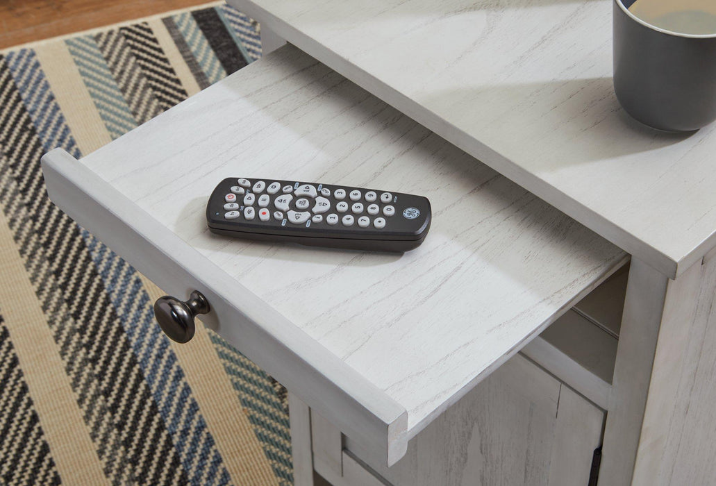 Treytown Chairside End Table - De Avenue Furniture