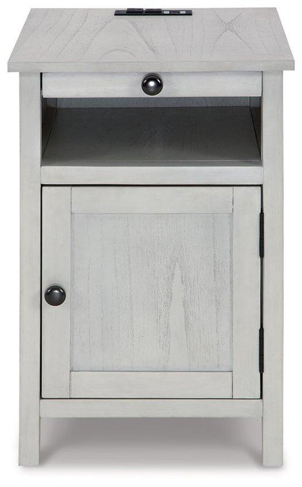 Treytown Chairside End Table - De Avenue Furniture