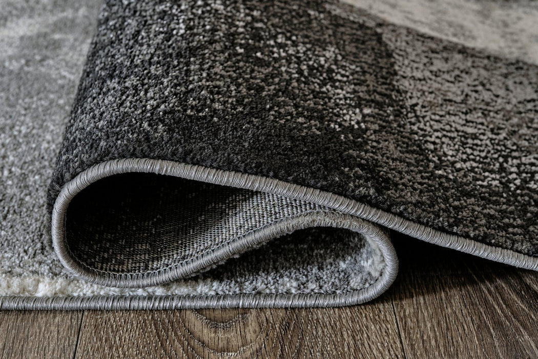 Brycebourne 5'3" x 7'7" Rug - De Avenue Furniture