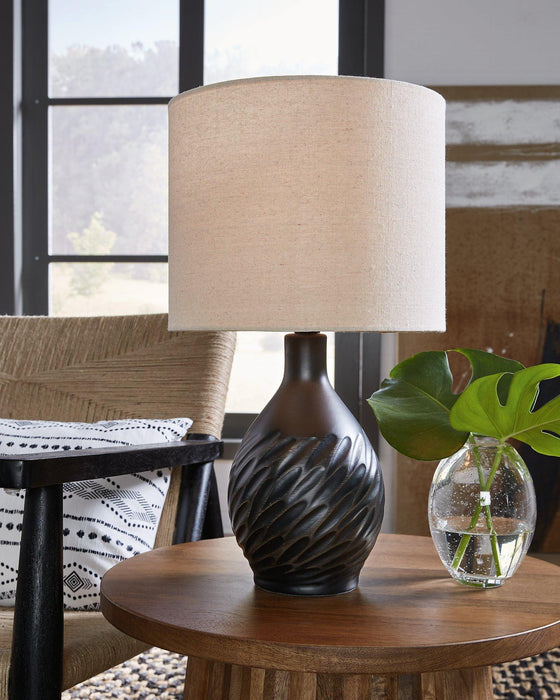 Garinton Lamp Set - De Avenue Furniture