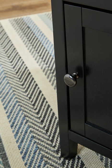 Treytown Chairside End Table - De Avenue Furniture