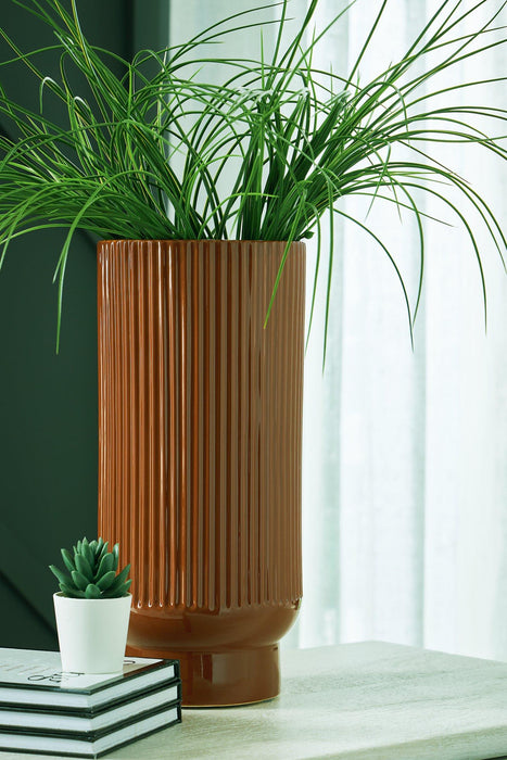 Avalyah Vase - De Avenue Furniture