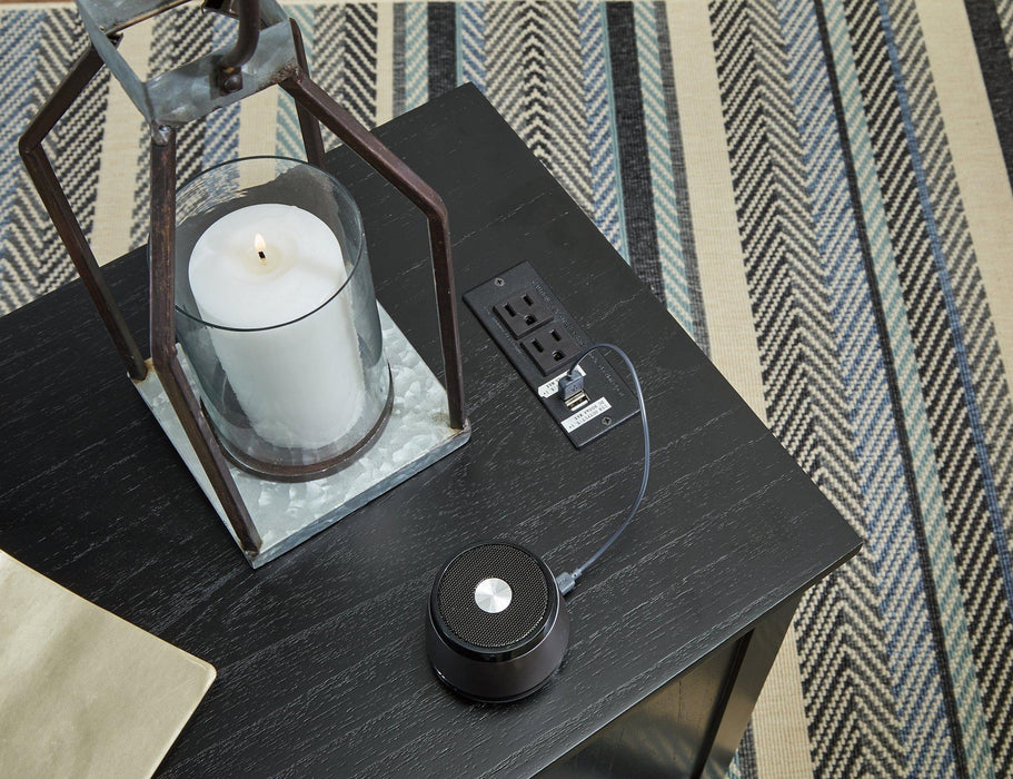 Treytown Chairside End Table - De Avenue Furniture