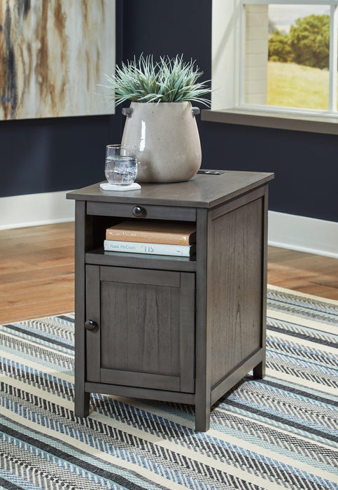 Treytown Chairside End Table - De Avenue Furniture