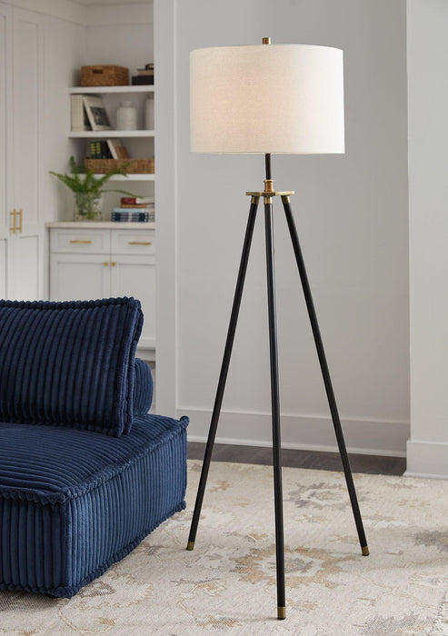 Cashner Floor Lamp - De Avenue Furniture