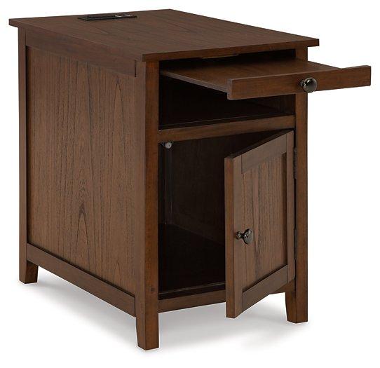 Treytown Chairside End Table - De Avenue Furniture