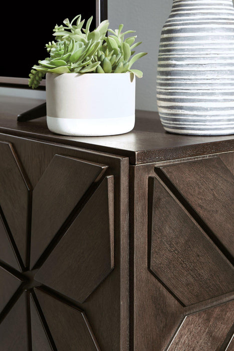 Chasinfield 72" TV Stand - De Avenue Furniture