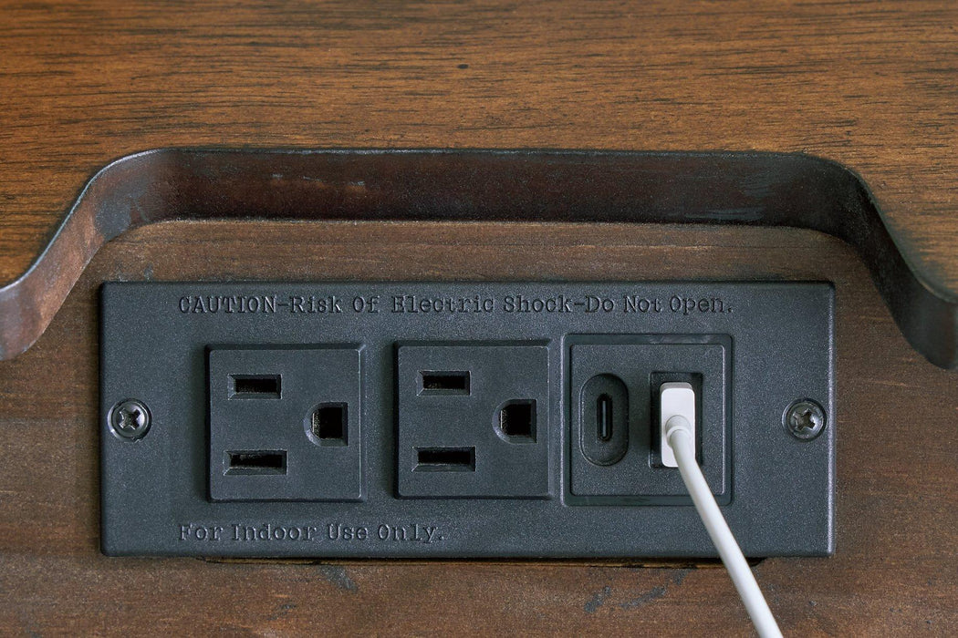 Lyncott Bedroom Set - De Avenue Furniture