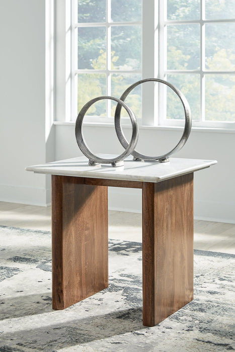 Isanti End Table - De Avenue Furniture