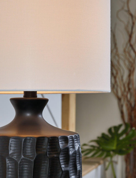 Ellisley Table Lamp - De Avenue Furniture