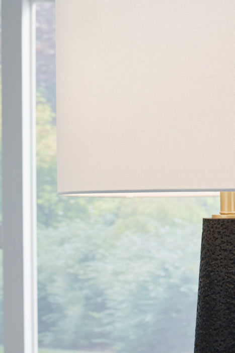 Hallburg Floor Lamp - De Avenue Furniture