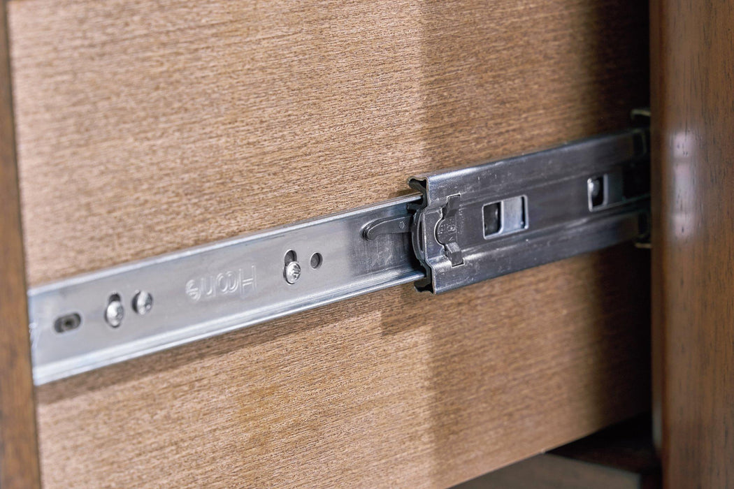 Lyncott Bedroom Set - De Avenue Furniture