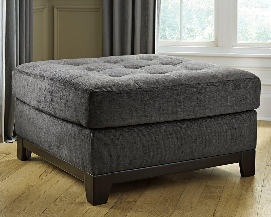 Reidshire Oversized Accent Ottoman - De Avenue Furniture