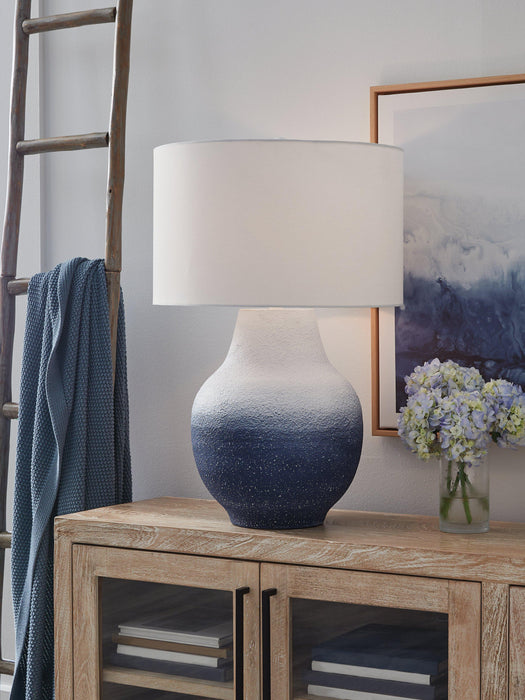 Dashland Table Lamp - De Avenue Furniture