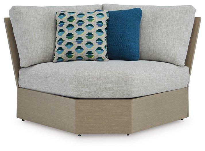 Kimpton Isle Outdoor Sectional - De Avenue Furniture