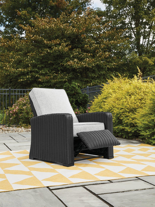Beachcroft Outdoor Recliner - De Avenue Furniture