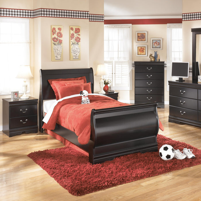 Huey Vineyard Dresser and Mirror - De Avenue Furniture