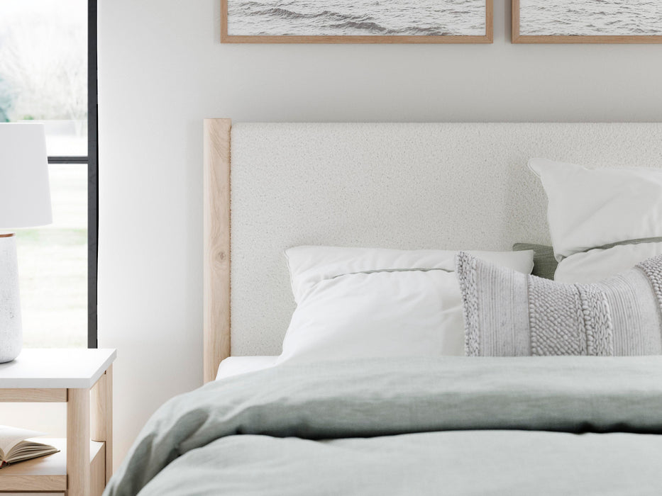 Cadmori Upholstered Bed - De Avenue Furniture