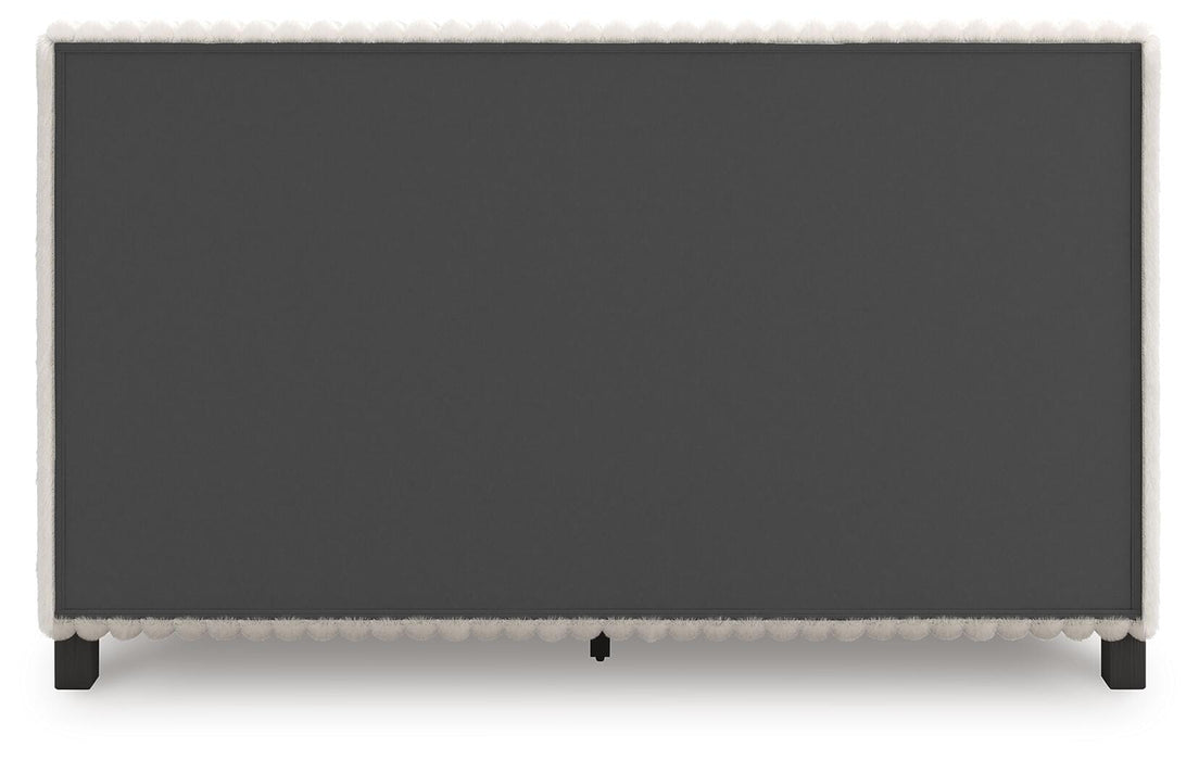 Zuraleus Bed - De Avenue Furniture
