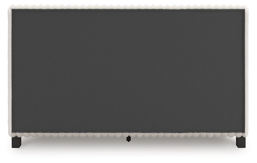 Zuraleus Bed - De Avenue Furniture