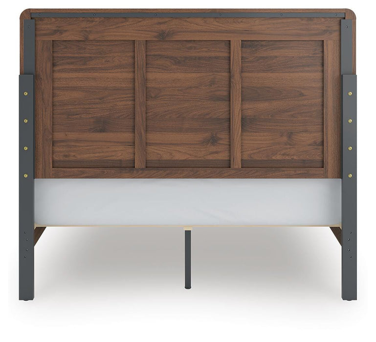 Fortlorn Bed - De Avenue Furniture