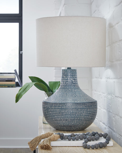 Schylarmont Lamp Set - De Avenue Furniture