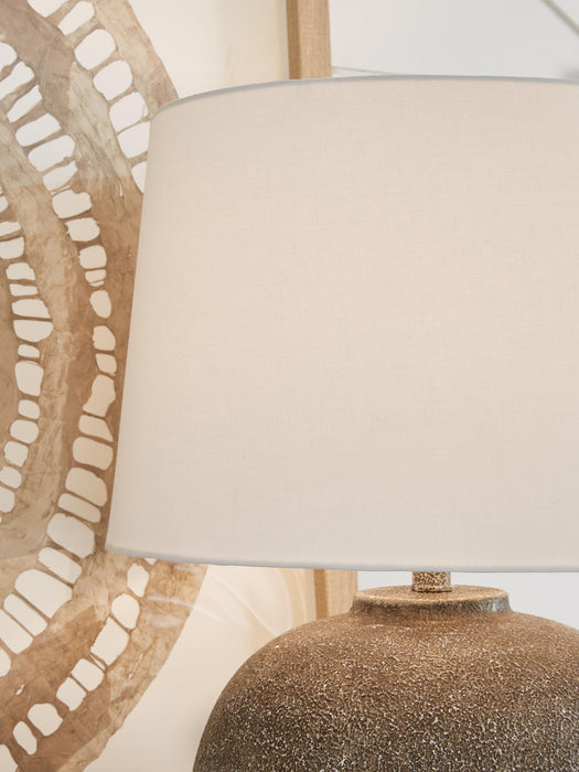 Neavesboro Lamp Set - De Avenue Furniture