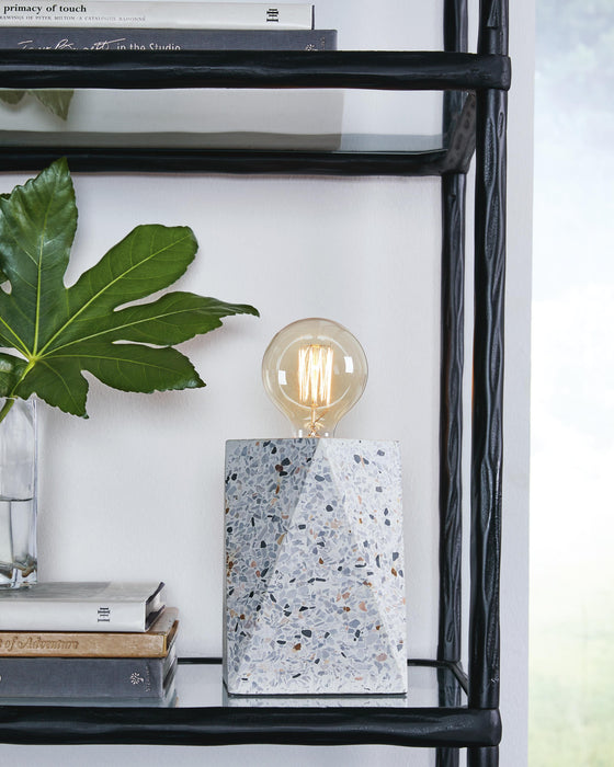Maywick Table Lamp Set - De Avenue Furniture