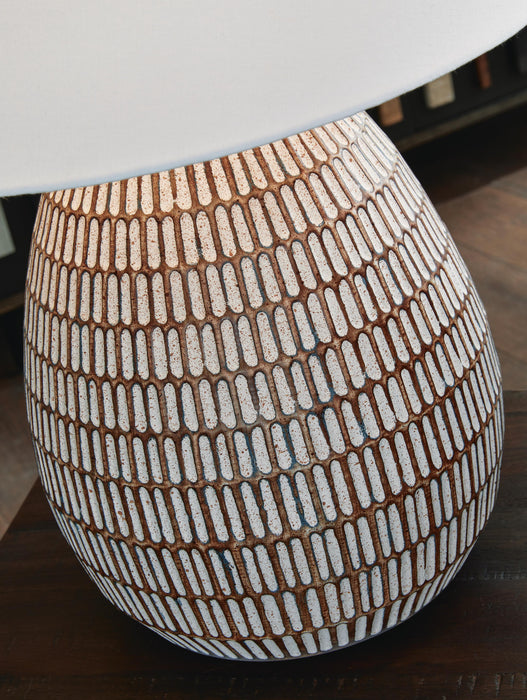 Darrich Table Lamp - De Avenue Furniture